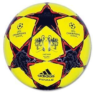 2011 Champions League Capitano Finale Replica Football   Yellow 