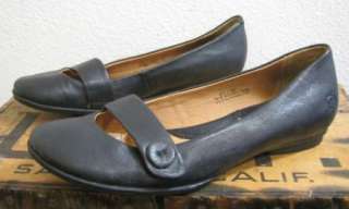 BORN Womens Black Leather Rounded Toe Mary Jane Flats Shoes sz 6.5 