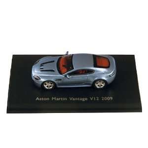   SP870126 2009 Aston Martin V12 Vantage   Metallic Blue: Toys & Games