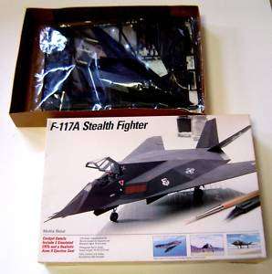 Testors F 117A Stealth Fighter Model Plane 1/72 kit 654  
