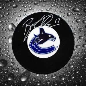  Ryan Kesler Autographed Puck   Autographed NHL Pucks 