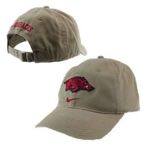  Nike Arkansas Razorbacks Khaki Campus Hat: Sports 
