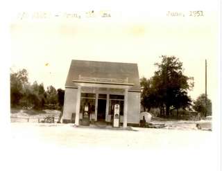 Old Photo Gas Station Lion Wren AL 1951 Car Pumps  