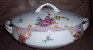 YOU ARE BIDDING ON A WONDERFUL LIDDED CASSEROLE IN THE BRIDAL ROSE 