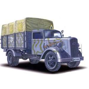  Fujimi 1/72 German Military Truck Model Kit: Toys & Games