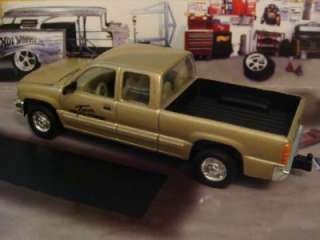 Chevy Silverado Extended Cab 1/64 Scale Limited Edit 4 Detailed Photos 