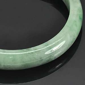 450 Ct. Blazing Natural Green White Jade Bangle  
