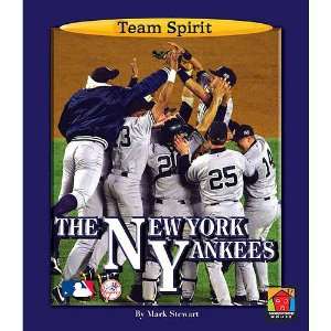   : Norwood House Press New York Yankees Team Spirit: Sports & Outdoors