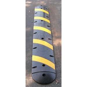  Reflective Rubber 6 Foot Speed Bump With Rounded End Caps 