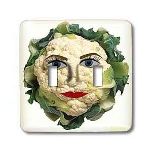  Sandy Mertens Food Designs   Cauliflower with Face   Light 