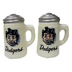   Decal Salt & Pepper Shakers   MLB Car Magnets And Decals: Sports