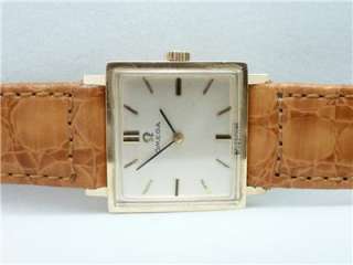 Fantastic 14K Solid Gold Mens Vintage 17J 620 Square Omega Wristwatch 