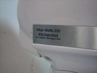 W35) White KitchenAid K45SS Classic 250 Watt 4.5 Quart Stand Mixer 