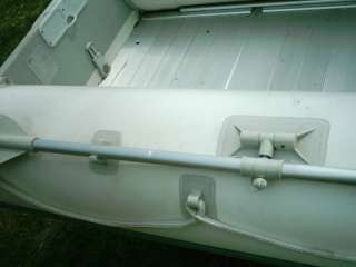 Schlauchboot 2,70 M Neuwertig mit Luftboden und Motorspiegel  in 