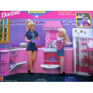 Barbie Glamour Camper - Exclusive Set with 4 Dolls