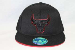 CHICAGO BULLS ADIDAS FLEX HAT CAP FLAT BILL BLACK/BLACK RED OUTLINED 