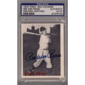  Pee Wee Reese 1974 TCMA 1952 Dodgers PSA/DNA Auto   Sports 