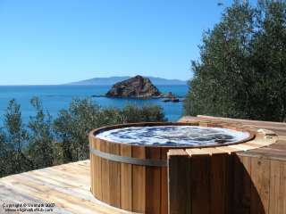 The finest hot tub made! Combing the age old tradition of cooperage 