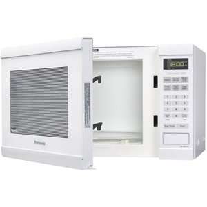  New   Panasonic 1.2 Cu. Ft. Microwave in White   PAN NN 